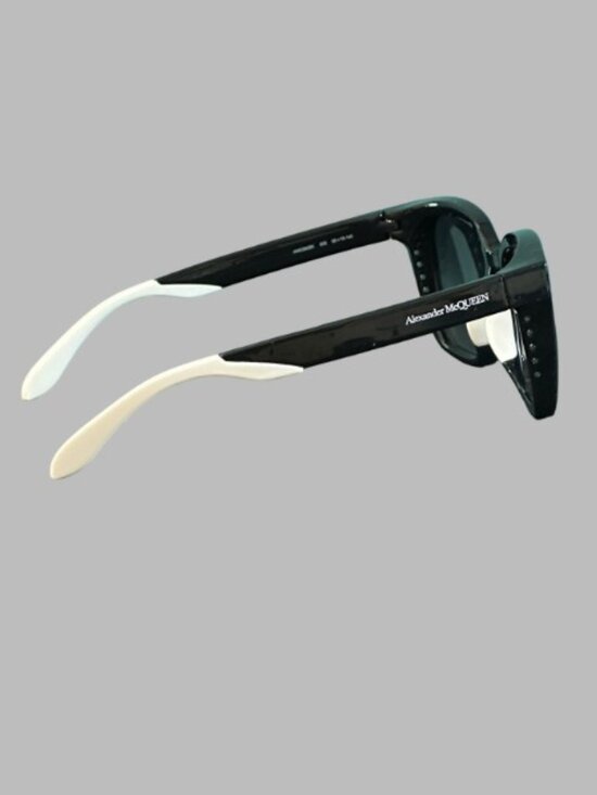 ? NWT Alexander McQueen Square Sunglasses Black White ?